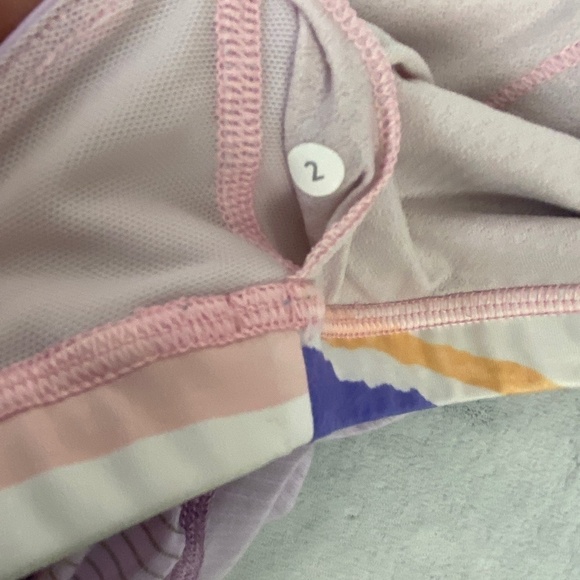 Lululemon Strappy Back Tank Top Sz 2 Purple Built-in Shelf Bra - Picture 7 of 7